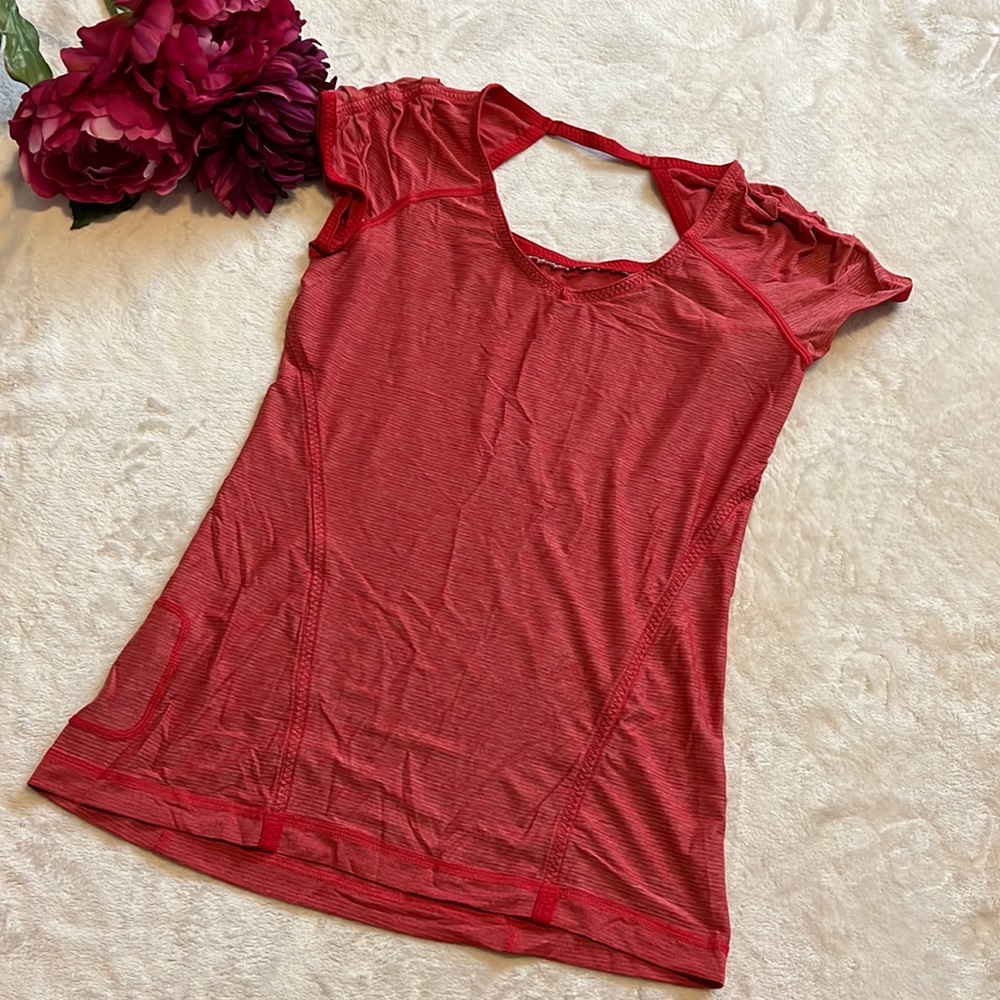 {Lululemon} Red Shirt with Keyhole Back